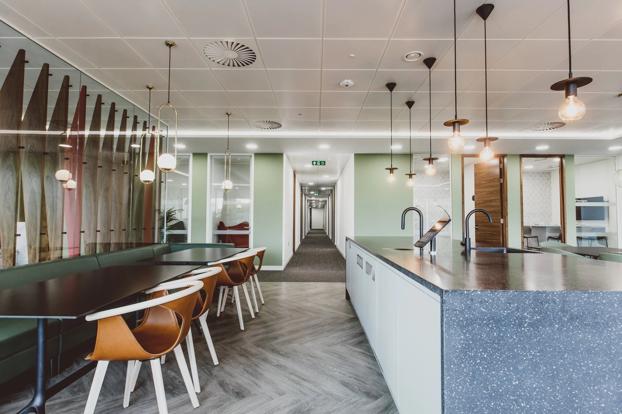 629518a27450cd1fe at Flanagan Meeting Room Meeting room in Hayes, United Kingdom